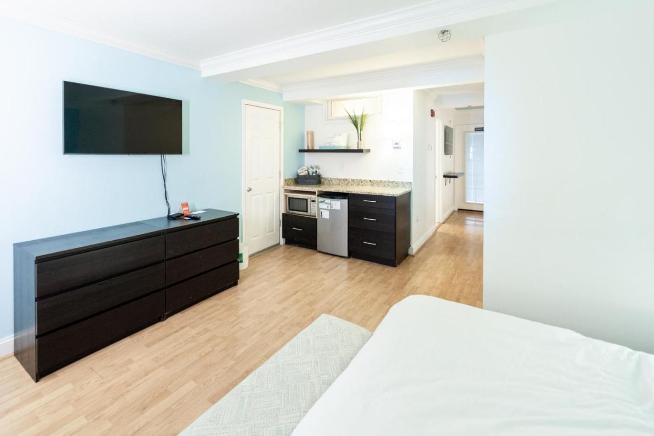 Canalside Inn شاطئ ريهوبوث المظهر الخارجي الصورة