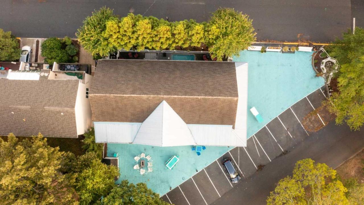 Canalside Inn شاطئ ريهوبوث المظهر الخارجي الصورة